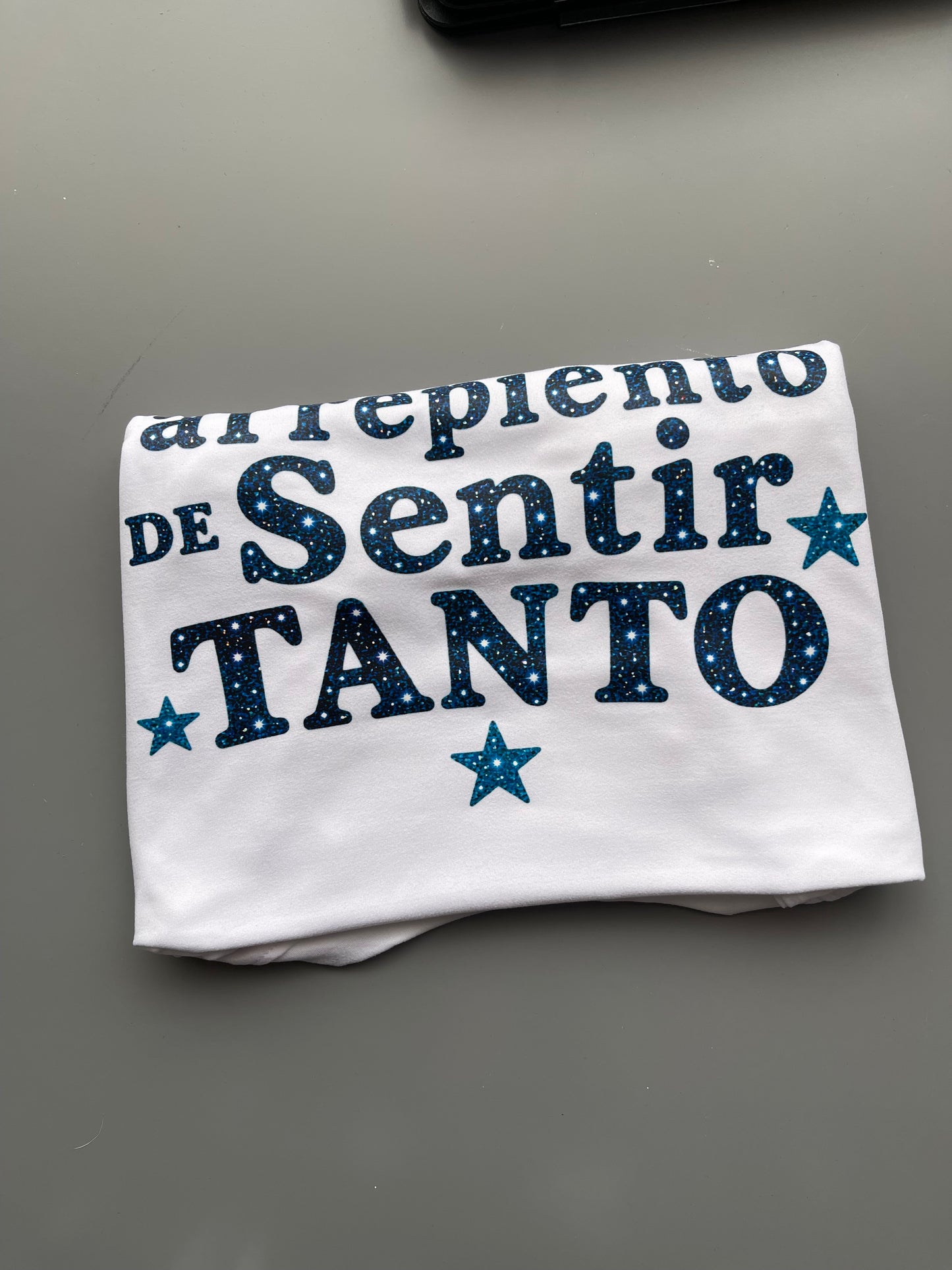 Limited no me arrepiento de sentir tanto tee KAROL G