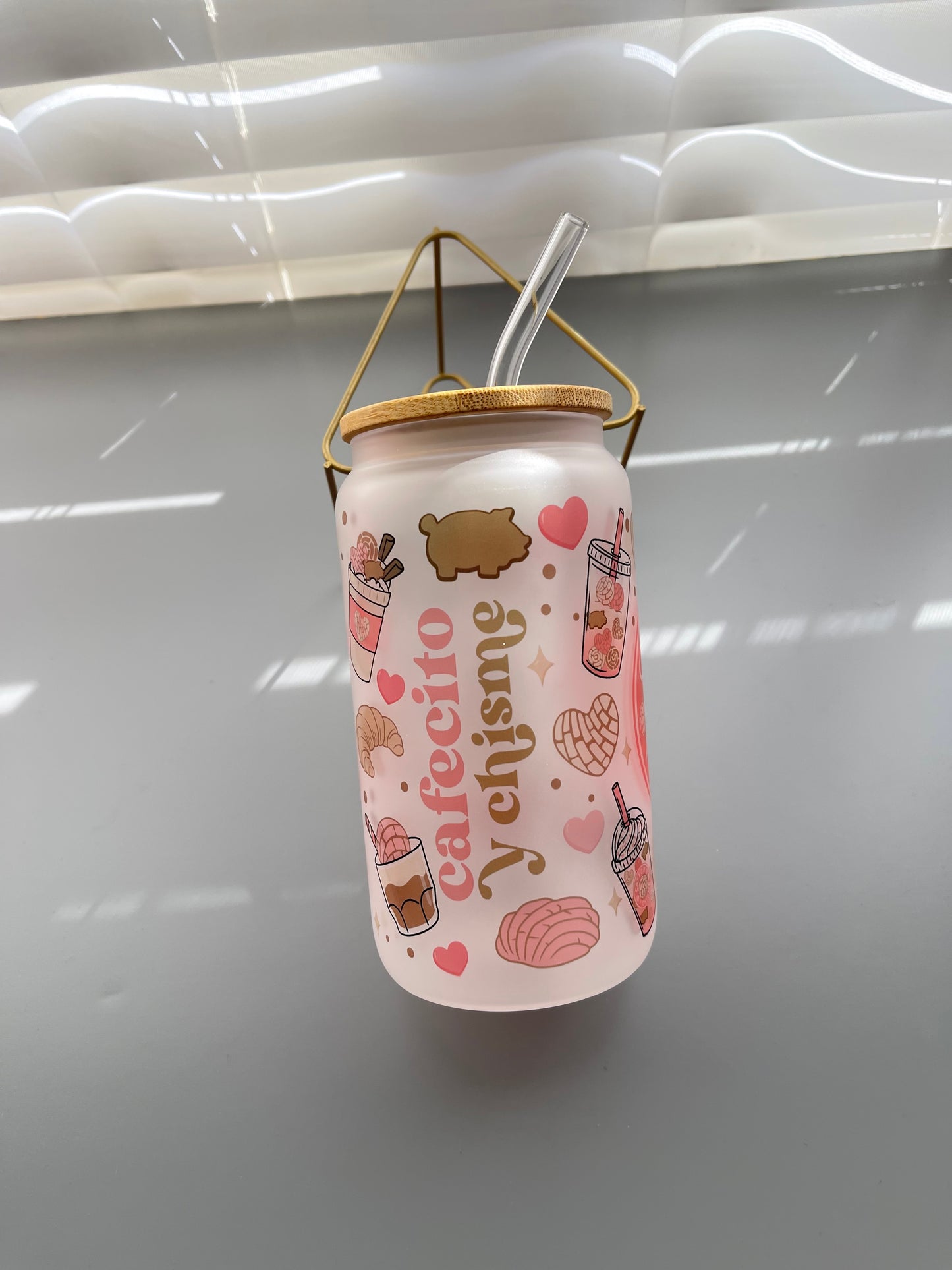 Cafecito y chisme 16oz glass cup with lid & straw
