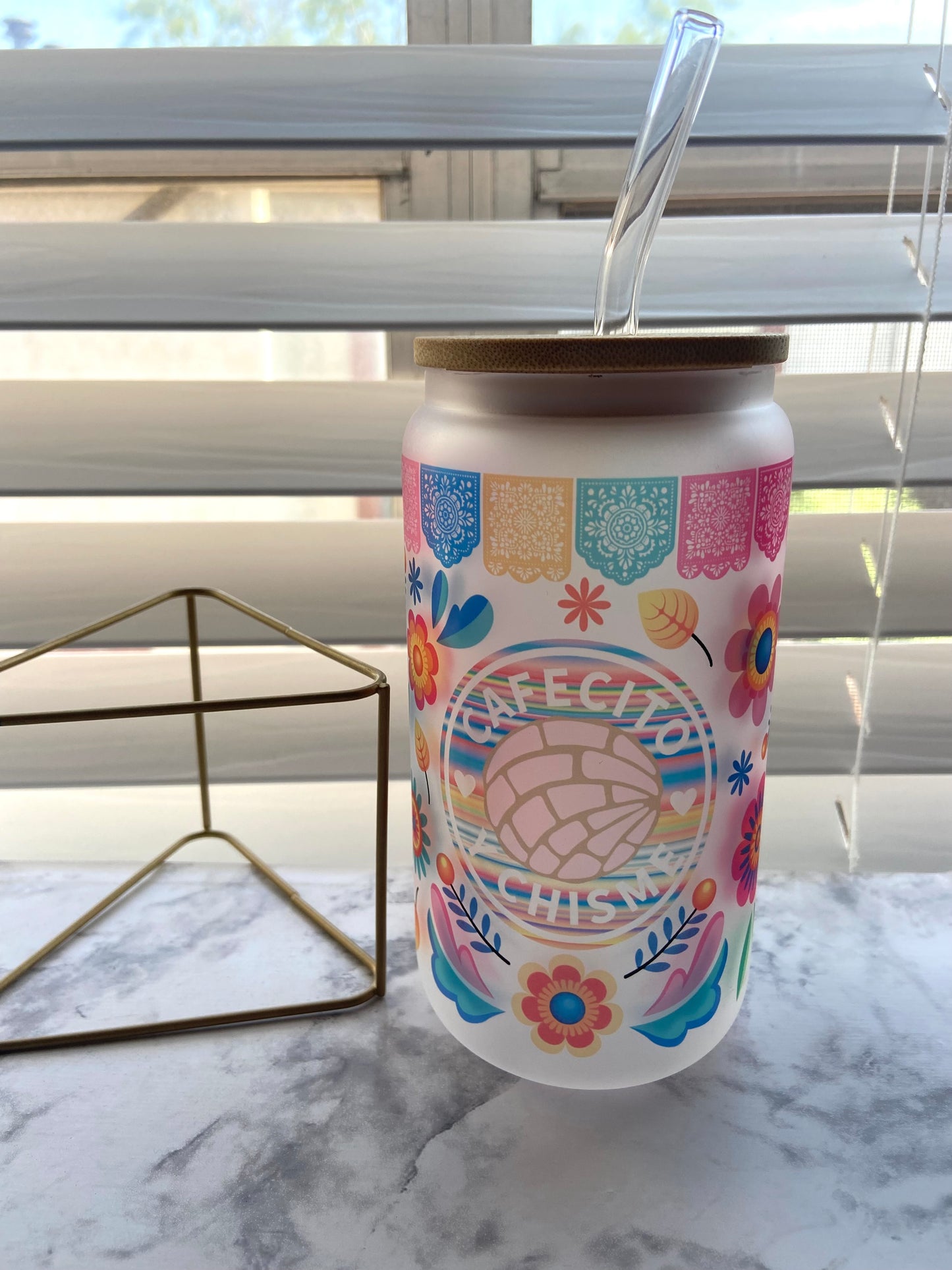 Cafecito y chisme fiesta glass cup