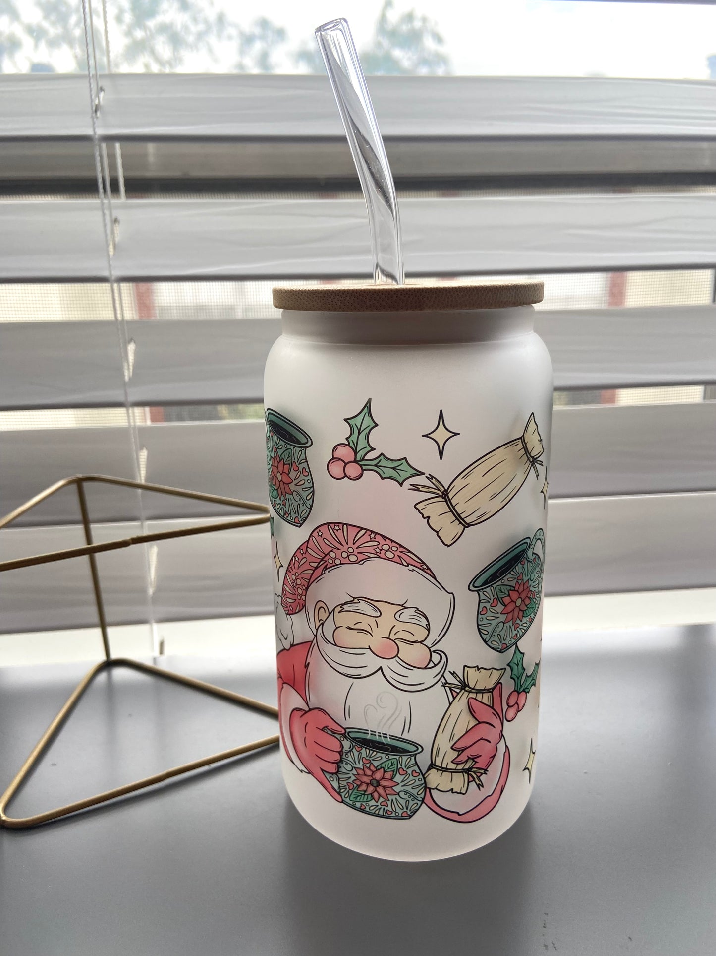 Santa y tamales glass cup