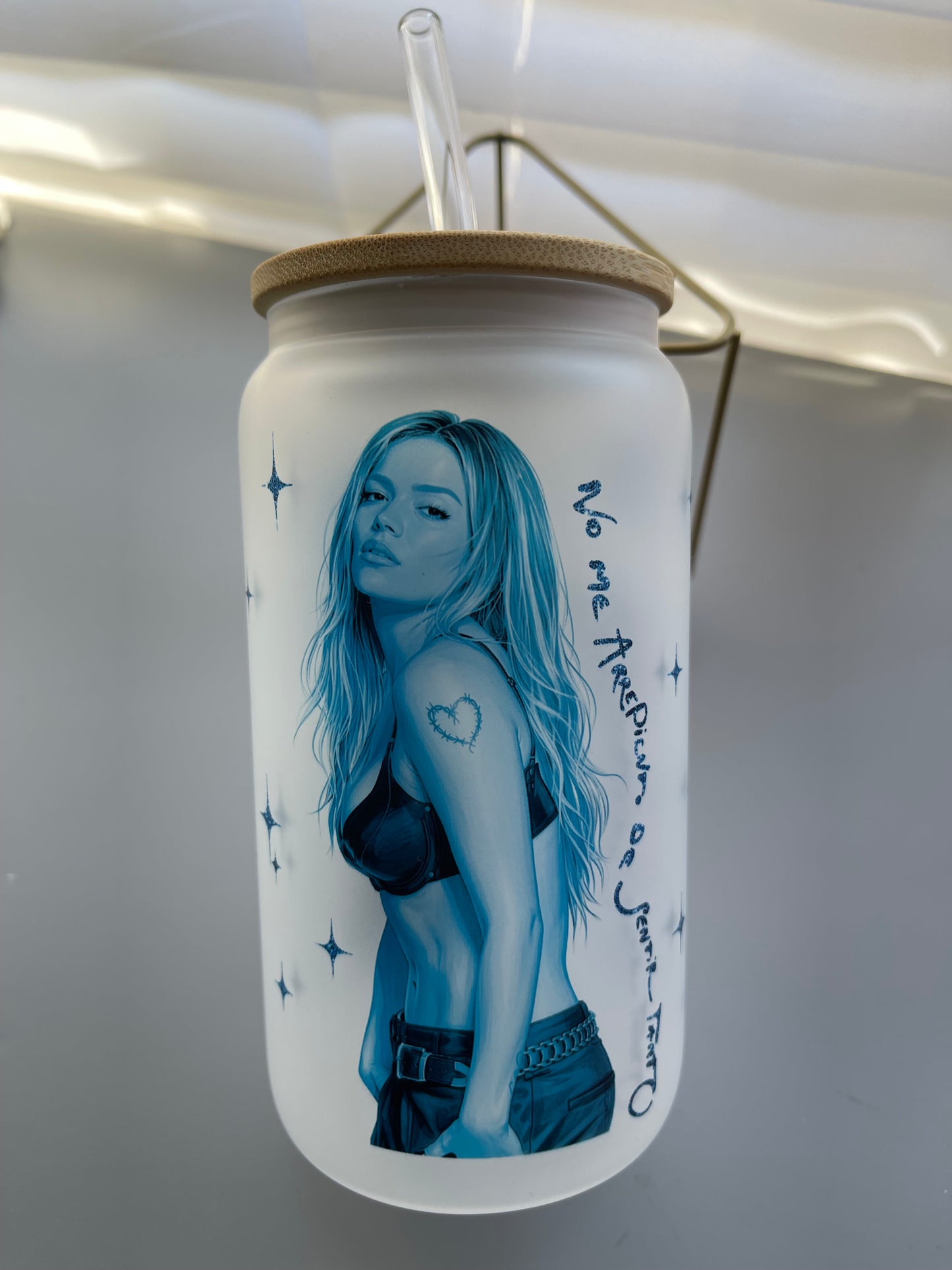 karol G No me arrepiento de sentir tanto blue glass cup